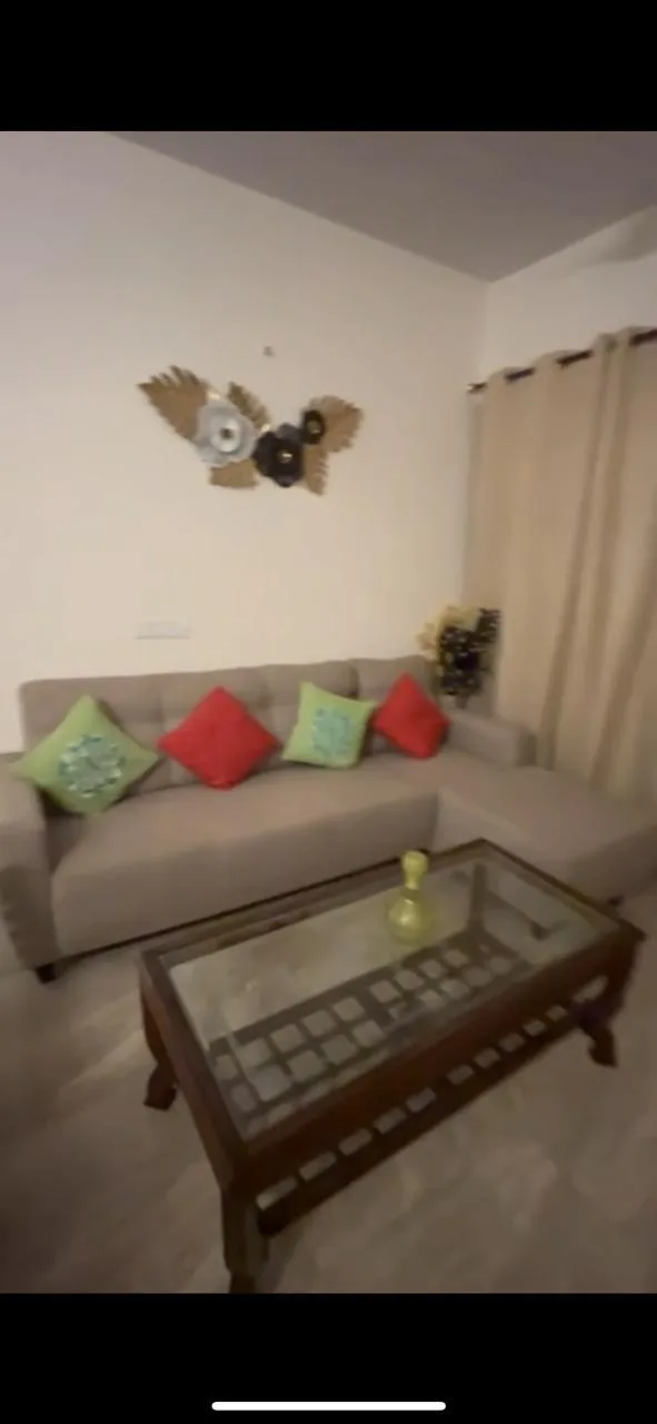 Fully Furnished 2 BHK Apartment on Higher Floor for Rent — photo 1