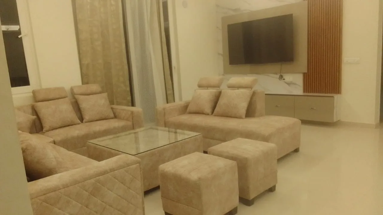Fully Furnished 4+1 BHK Apartment for Rent